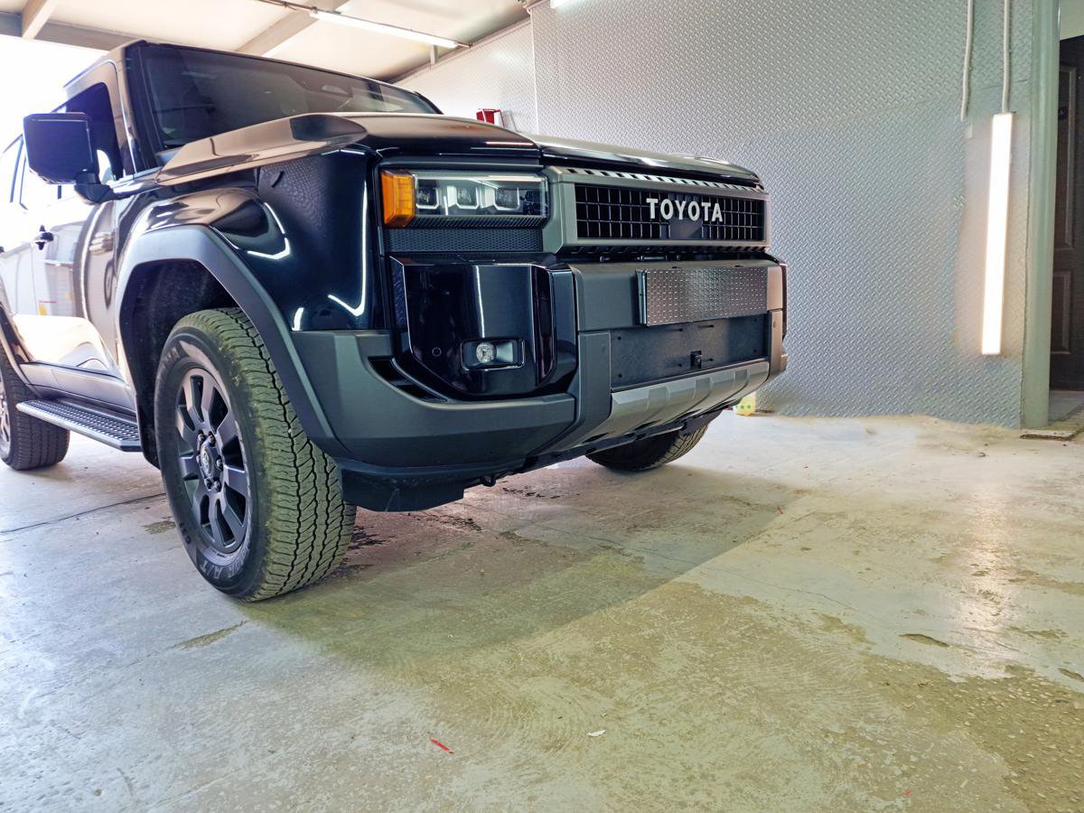 Зимняя заглушка радиатора на стяжке низ для Toyota Land Cruiser Prado 250 Series