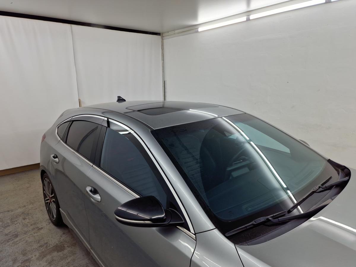 Дефлекторы окон 2D с хром накладками 6 шт. под наклоном для Kia K3 I Рестайлинг