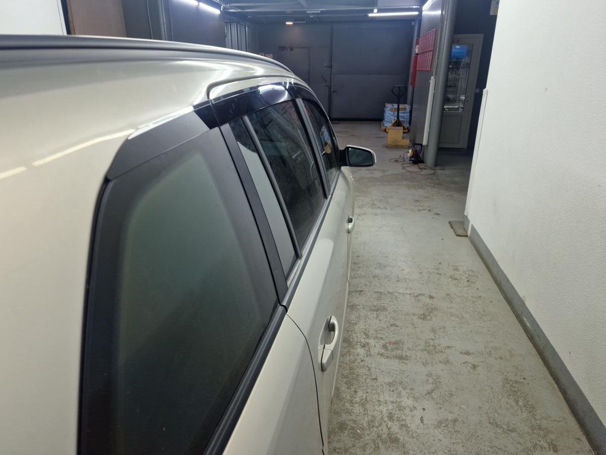 Дефлекторы окон 2D с хром накладками 8 шт. для Opel Zafira B Рестайлинг