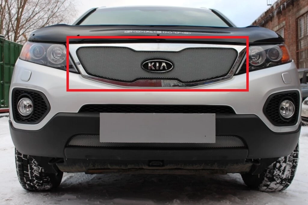 Защитная сетка радиатора верх, с вырезом под логотип для Kia Sorento II