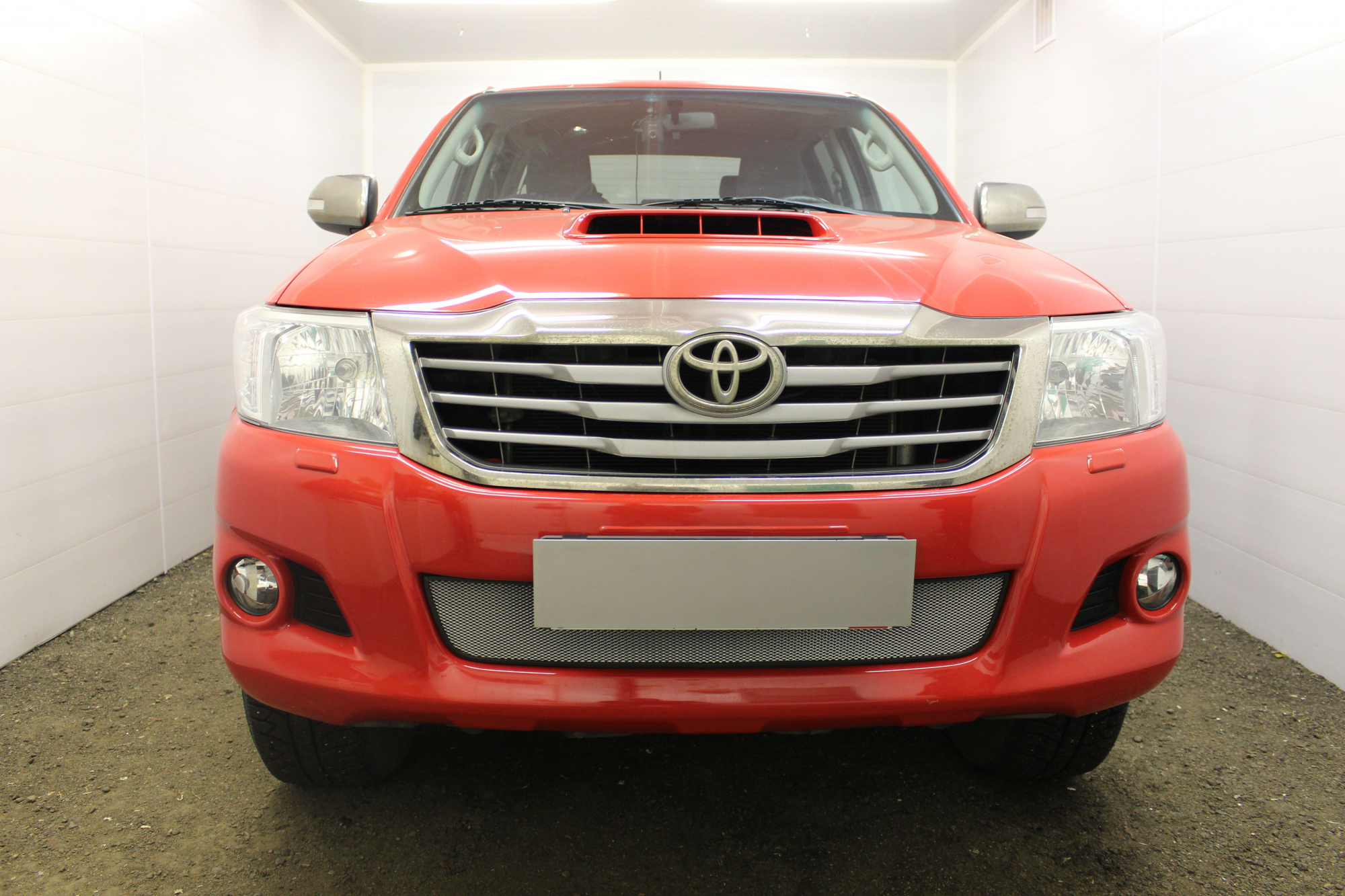 Защитная сетка радиатора для Toyota Hilux VII Рестайлинг