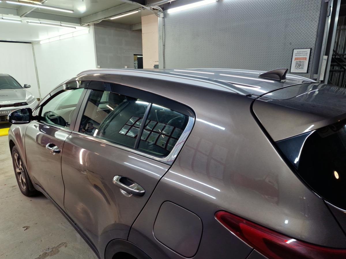 Дефлекторы окон 2D 4 шт. под наклоном для Kia Sportage IV Рестайлинг