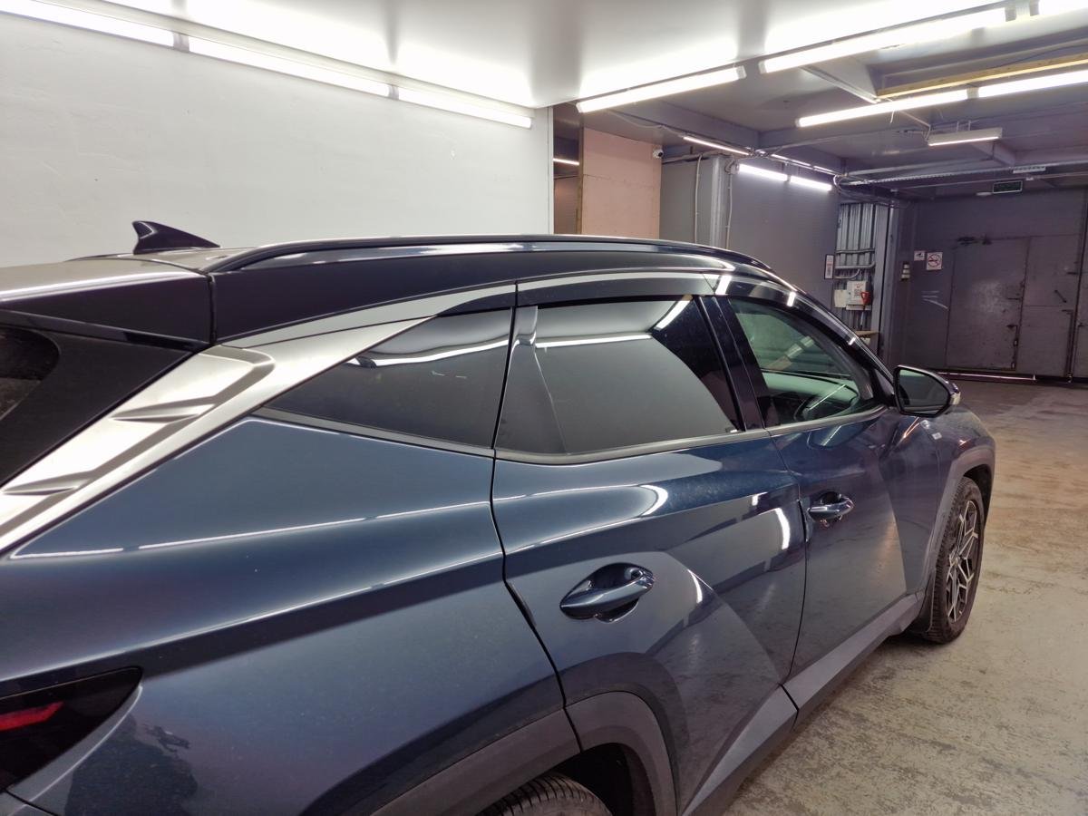 Дефлекторы окон 2D с хром накладками 6 шт. (под наклоном) (короткая база) для Hyundai Tucson IV