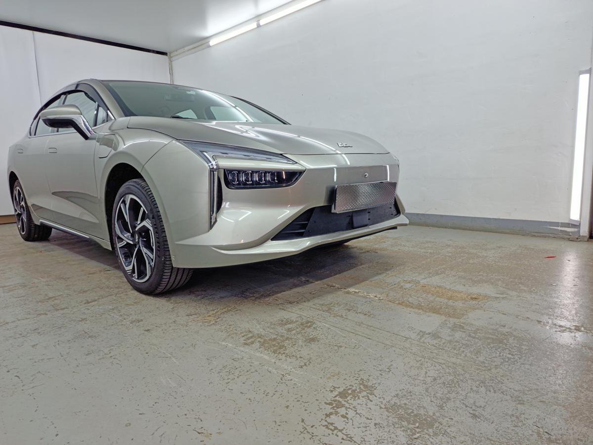 Зимняя заглушка радиатора на стяжке низ 2 части с датчиком АСС для Амберавто А5 I