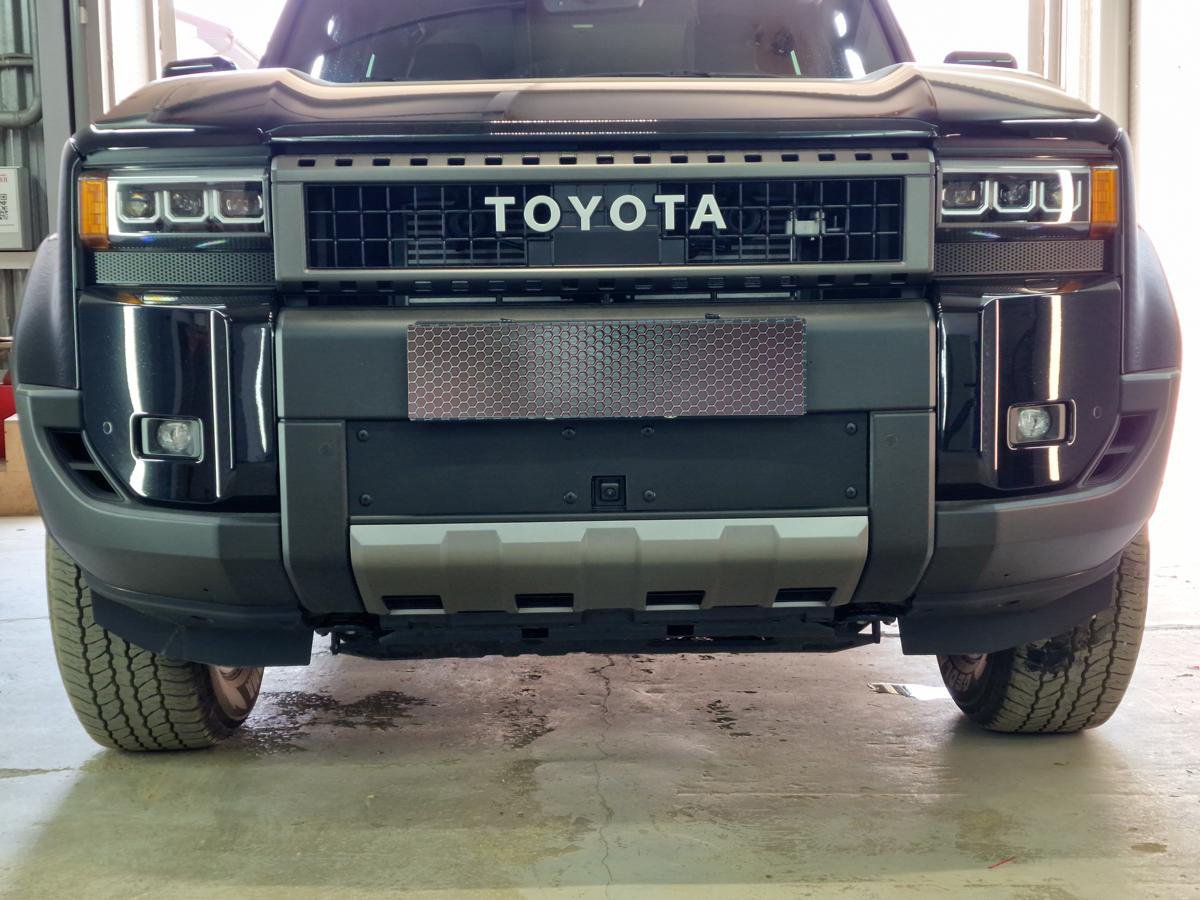 Зимняя заглушка радиатора к съемной сетке низ для Toyota Land Cruiser Prado 250 Series