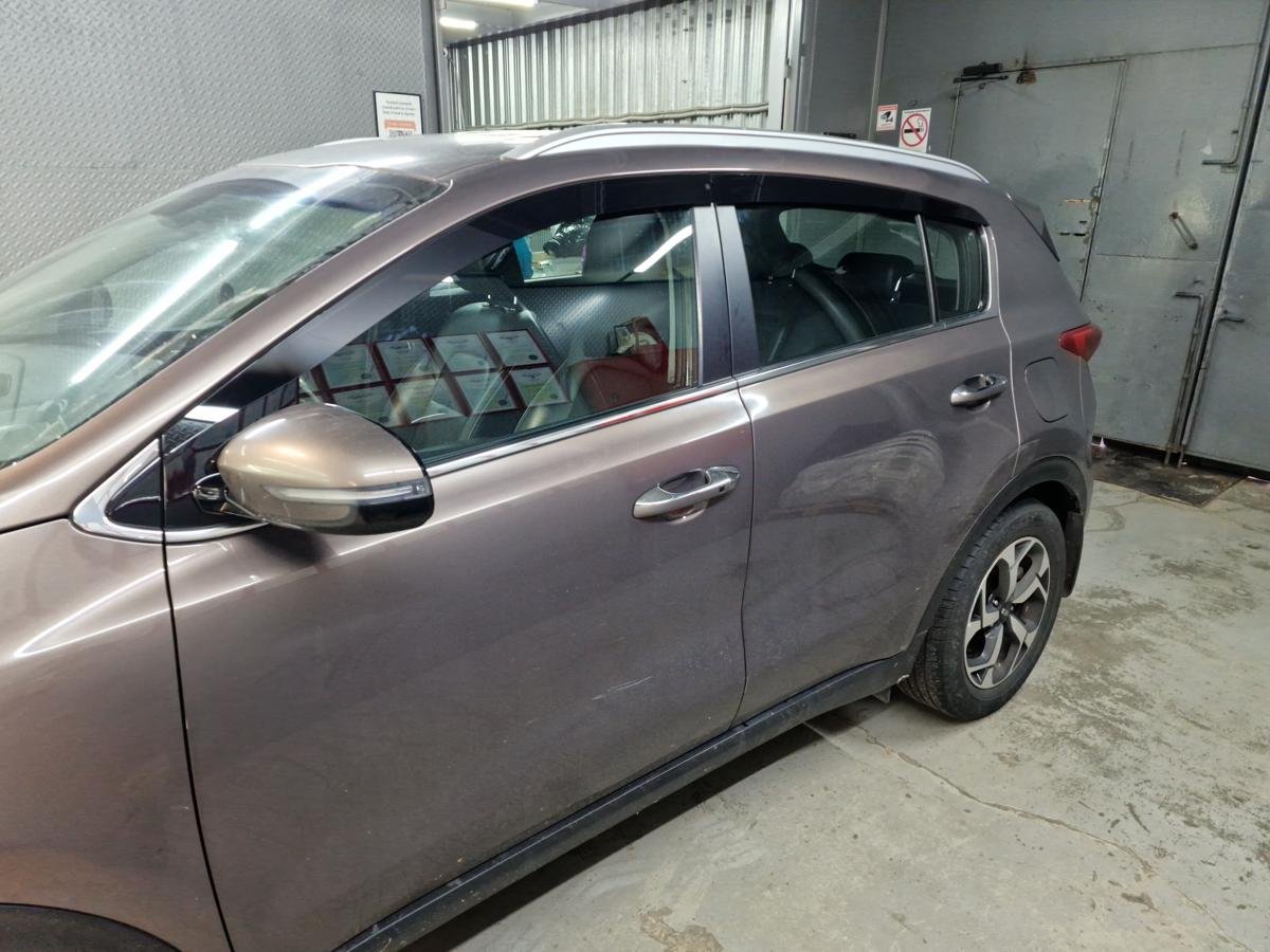 Дефлекторы окон 2D 4 шт. под наклоном для Kia Sportage IV Рестайлинг